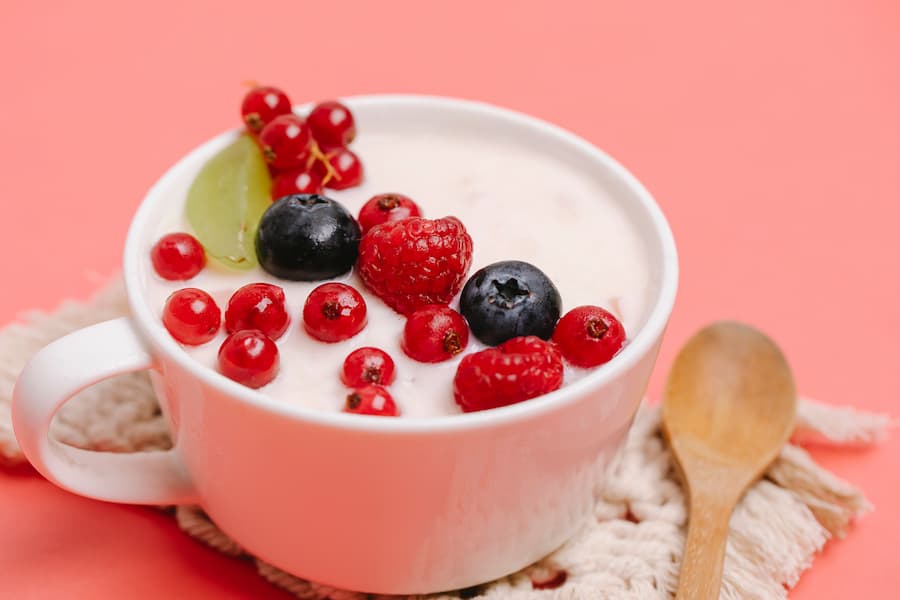 yogurt with berries healthy toddler snack